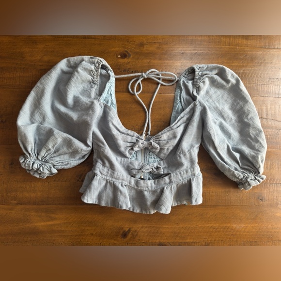 Selfie Leslie NWOT blue blouse with bows size small top - Picture 3 of 6